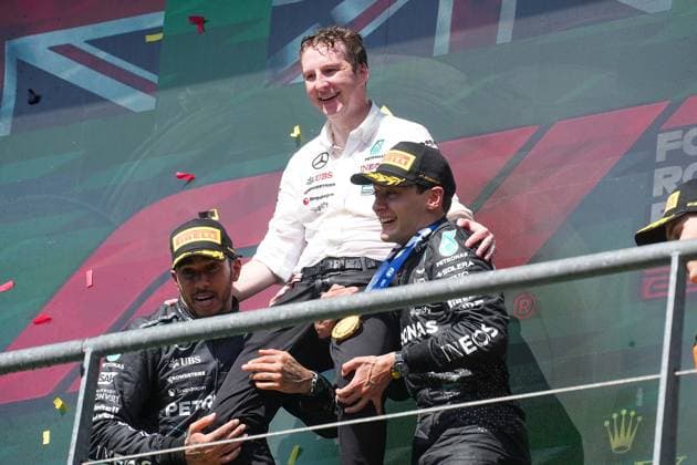 Belgium: 28.07.2024, Circuit de Spa-Francorchamps, Spa-Francorchhamps, Formula 1 Rolex Belgian Grand Prix 2024 , im Bild& xA;Sieger George Russell (GBR), Mercedes-AMG Petronas Formula One Team, 2.Platz fur Lewis Hamilton (GBR), 3.Platz fur Oscar Piastri (AUS), McLaren F1 Team, Joseph McMillan, leitender Rennstrategist bei Mercedes. Formula 1 Championship - Formula 1 Rolex Belgian Grand Prix 2024 - Race - ZUMAp169 20240728_zsa_p169_280 Copyright: xAlessioxDexMarco IPAxSportx