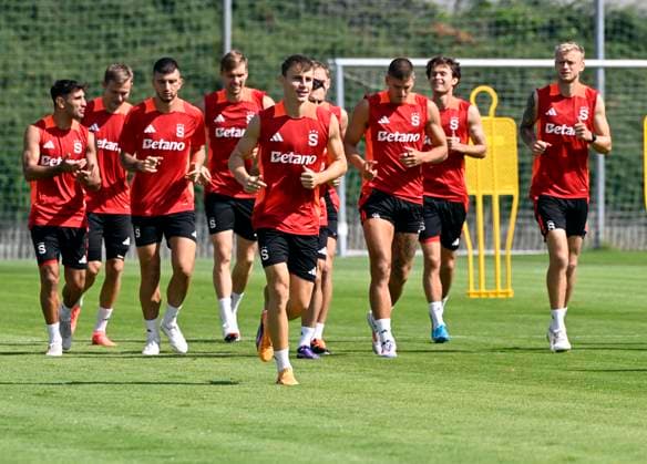 AC Sparta Prague players attend Sparta s training session before the Champions League second preliminary round rematch Sparta Prague - Shamrock Rovers, in Prague, Czech Republic, July 29, 2024. (CTKxPhoto KaterinaxSulova) CTKPhotoP2024072904786  CTKPhotoP2024072904786