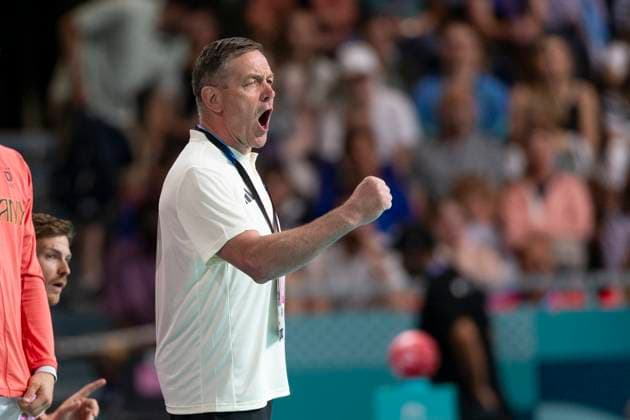 Bundestrainer Alfred GISLASON (GER) mit geballter Faust, Geste, Jubel, Freude; Handball Maenner Japan (JPN) vs Deutschland (GER), Endstand 26-37, Vorrunde Gruppe A, Spiel 7, am 29.07.2024, Olympische Spiele Paris 2024 Frankreich; Â
