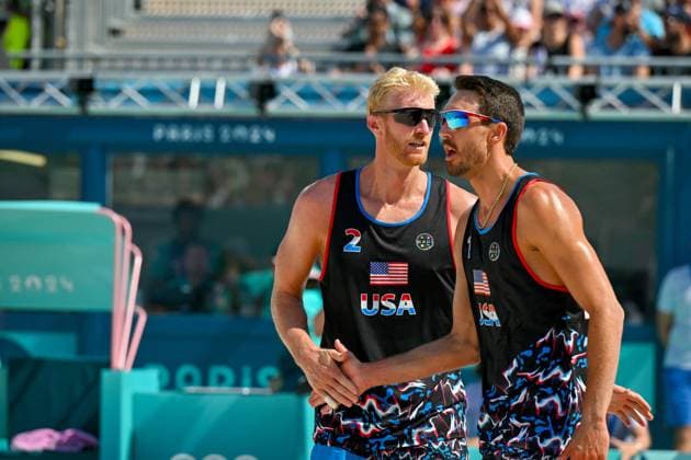 Olympische Spiele (Beachvolleyball); Paris 29.07.2024 Vorrunde, Herren, FRA-USA; Chase Budinger (2, (USA), 1 Miles Evans, Copyright: xBEAUTIFULxSPORTS TomxBlochx