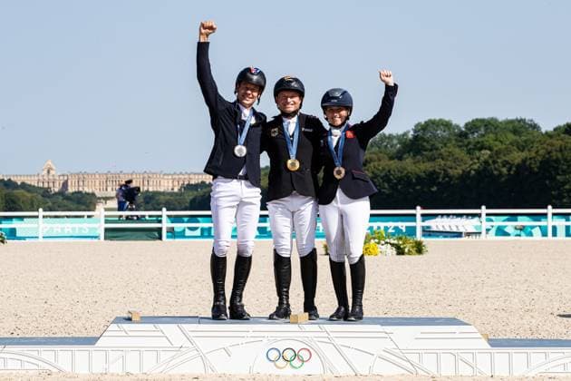 FRA, Olympische Spiele Paris 2024, Reiten, Equestrian, 29.07.2024 Eventing Einzel Springen Finale Olympiasieger Gold Michael Jung (GER) auf Chipmunk FRH Siber Burton Christopher (AUS) Bronze Collett Laura (GBR) FRA, Olympische Spiele Paris 2024, Reiten, Equestrian 29.07.2024 Versaille Copyright: xEibner-Pressefoto RogerxBuerkex EP_RBE