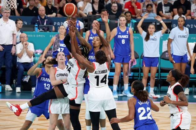 JEUX OLYMPIQUES PARIS 2024 PHOTOPQR VOIX DU NORD Ludovic Maillard ; 29 07 2024 ; Villeneuve d ascq le 29 07 2024 basket FEMME FRANCE CONTRE LE CANADA stade pierre mauroy. LA VOIX DU NORD PHOTO LUDOVIC MAILLARD - The Paris 2024 Summer Olympic Games, Olympische Spiele, Olympia, OS (Jul 26-Aug 11, 2024).