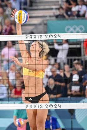 Laura Ludwid (Germany) controls the Ball during the Women s Beach volleyball, Beachvolleyball Preliminary Round - Group F match between Lezana Placette, Alexia Richard France and Laura Ludwig, Louisa Lippmann Germany on Day 3 of the Olympic Games, Olympische Spiele, Olympia, OS Paris 2024 at Eiffel Tower Stadium on July 29, 2024 in Paris, France.