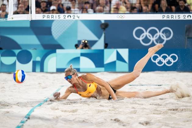 LIPPMANN Louisa (Deutschland), im Bild am Ball, PLACETTE Lezana, RICHARD Alexia (Frankreich) vs LUDWIG Laura, LIPPMANN Louisa (Deutschland), FRA, Olympische Spiele Paris 2024, Beachvolleyball, Frauen Preliminary Round Pool F, 29.07.2024 FRA, Olympische Spiele Paris 2024, Beachvolleyball, Frauen Preliminary Round Pool F, 29.07.2024 Paris Copyright: xEibner-Pressefoto Memmlerx EP_MMR