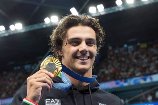 Italy s Thomas Ceccon winner of the men& x2019;s100 mt breaststroke final gold medal at the 2024 Summer Olympics, Monday, July 29, 2024, in Paris, France.  Copyright: xGianxMattiaxD Alberto LaPressex