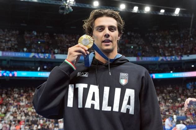 Italy s Thomas Ceccon winner of the men& x2019;s100 mt breaststroke final gold medal at the 2024 Summer Olympics, Monday, July 29, 2024, in Paris, France.  Copyright: xGianxMattiaxD Alberto LaPressex