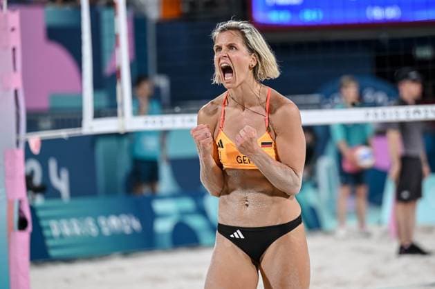 Laura Ludwig (Germany) gestures during the Women s Beach volleyball, Beachvolleyball Preliminary Round - Group F match between Lezana Placette, Alexia Richard France and Laura Ludwig, Louisa Lippmann Germany on Day 3 of the Olympic Games, Olympische Spiele, Olympia, OS Paris 2024 at Eiffel Tower Stadium on July 29, 2024 in Paris, France.