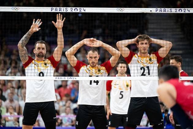 GROZER Gyorgy (Deutschland, 09), KARLITZEK Moritz (Deutschland, 14), KRICK Tobias (Deutschland, 21) im Block am Netz, FRA, Olympische Spiele Paris 2024, Volleyball, Herren, Vereinigte Staaten von Amerika (USA) vs Deutschland (GER), Gruppenphase, Pool C, 30.07.2024 FRA, Olympische Spiele Paris 2024, Volleyball, Herren, Vereinigte Staaten von Amerika (USA) vs Deutschland (GER), Gruppenphase, Pool C, 30.07.2024 Paris Copyright: xEibner-Pressefoto Memmlerx EP_MMR