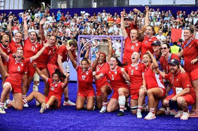 Paris 2024 Olympic Games, Olympische Spiele, Olympia, OS Stade de France, Saint-Denis, Paris, France 30 7 2024 Women™s Rugby Sevens - Semi-Final Canada vs Australia The Canada team celebrate winning The Canada team celebrate winning 30 7 2024  Copyright: x INPHO DanxSheridanx B39I9591
