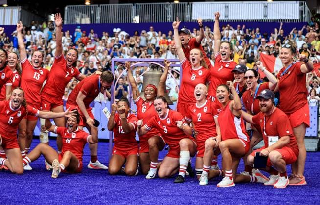 Paris 2024 Olympic Games, Olympische Spiele, Olympia, OS Stade de France, Saint-Denis, Paris, France 30 7 2024 Women™s Rugby Sevens - Semi-Final Canada vs Australia The Canada team celebrate winning The Canada team celebrate winning 30 7 2024  Copyright: x INPHO DanxSheridanx B39I9602
