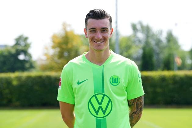 VfL Wolfsburg, Fototermin Wolfsburg, 25.07.2024, MediaDay, Fototermin, Portrait, Cedric Zesiger (VfL Wolfsburg)