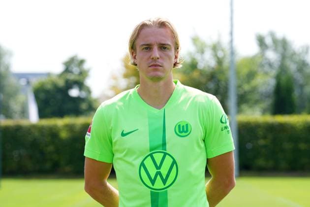 VfL Wolfsburg, Fototermin Wolfsburg, 25.07.2024, MediaDay, Fototermin, Portrait, Sebastiaan Bornauw (VfL Wolfsburg)