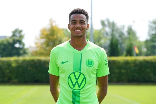 VfL Wolfsburg, Fototermin Wolfsburg, 25.07.2024, MediaDay, Fototermin, Portrait, David Odogu (VfL Wolfsburg)