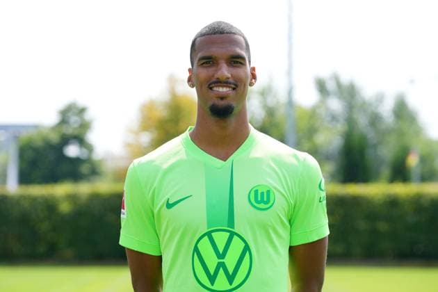 VfL Wolfsburg, Fototermin Wolfsburg, 25.07.2024, MediaDay, Fototermin, Portrait, Moritz Jenz (VfL Wolfsburg)