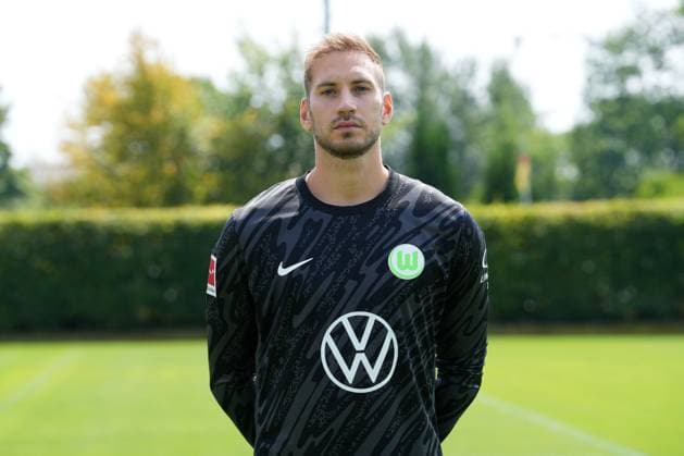 VfL Wolfsburg, Fototermin Wolfsburg, 25.07.2024, MediaDay, Fototermin, Portrait, Torwart Niklas Klinger (VfL Wolfsburg)