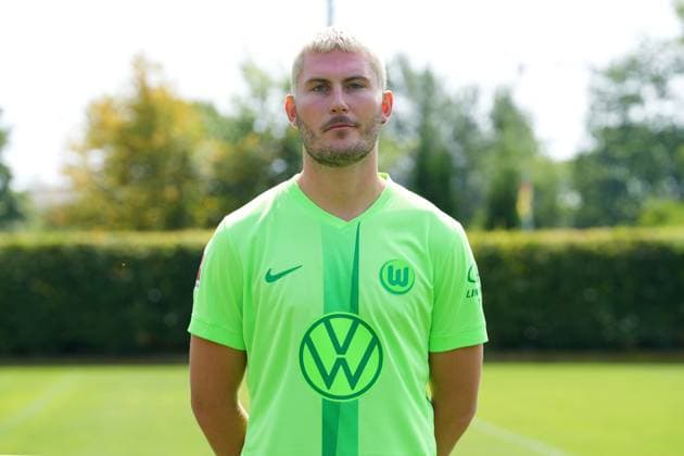 VfL Wolfsburg, Fototermin Wolfsburg, 25.07.2024, MediaDay, Fototermin, Portrait, Jonas Wind (VfL Wolfsburg)