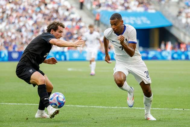 JEUX OLYMPIQUES PARIS 2024 PHOTOPQR LA PROVENCE SPEICH Frederic ; Marseille ; 30 07 2024 ; Jeux Olympiques Paris 2024 Tournoi de football olympique masculin Groupe A 3e journee Match Nouvelle-Zelande ( NZL ) - France ( FRA ) au Stade Velodrome de Marseille DIOUF (FRA) - The Paris 2024 Summer Olympic Games, Olympische Spiele, Olympia, OS (Jul 26-Aug 11, 2024). - The Paris 2024 Summer Olympic Games (Jul 26-Aug 11, 2024).