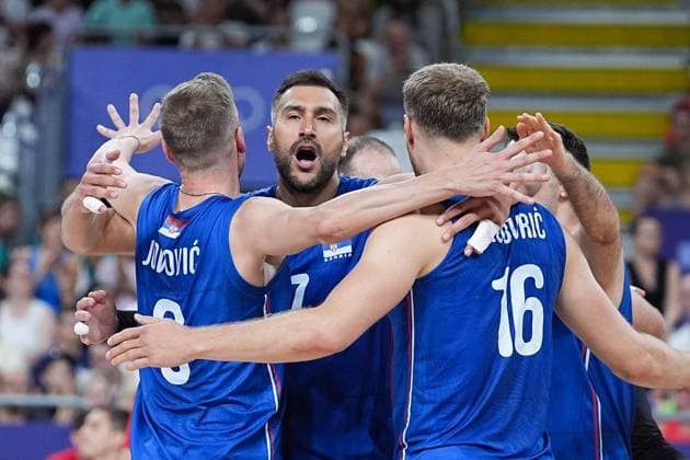 (240730) -- PARIS, July 30, 2024 -- Players of Serbia celebrate after scoring during the men s preliminary round pool A match of volleyball between Slovenia and Serbia at the Paris 2024 Olympic Games, Olympische Spiele, Olympia, OS in Paris, France, July 30, 2024. ) (PARIS2024)FRANCE-PARIS-OLY-VOLLEYBALL JuxHuanzong 