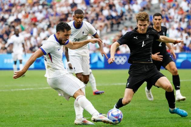 JEUX OLYMPIQUES PARIS 2024 PHOTOPQR LA PROVENCE SPEICH Frederic ; Marseille ; 30 07 2024 ; Jeux Olympiques Paris 2024 Tournoi de football olympique masculin Groupe A 3e journee Match Nouvelle-Zelande ( NZL ) - France ( FRA ) au Stade Velodrome de Marseille CHERKI (FRA) - The Paris 2024 Summer Olympic Games, Olympische Spiele, Olympia, OS (Jul 26-Aug 11, 2024). - The Paris 2024 Summer Olympic Games (Jul 26-Aug 11, 2024).