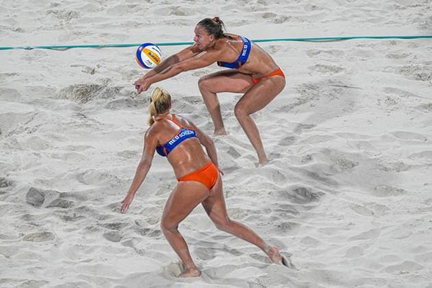 2024-07-30 Beach Volleybal - Olympic Games, Olympische Spiele, Olympia, OS Paris 2024 - Day 4 PARIS, FRANCE - JULY 30: Katja Stam of the Netherlands, Raisa Schoon of the Netherlands competing in the Women s Preliminary Phase during Day 4 of Beach Volleybal - Olympic Games Paris 2024 at Eiffel Tower Stadium on July 30, 2024 in Paris, France. (Photo by Andre Weening BSR Agency) Paris France Content not available for redistribution in The Netherlands directly or indirectly through any third parties. Copyright: xBSRxAgencyx