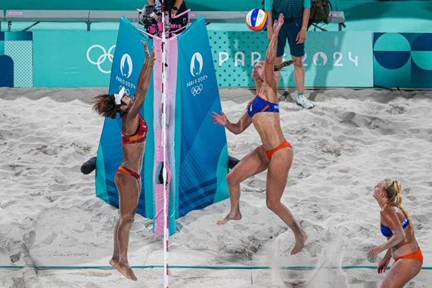 2024-07-30 Beach Volleybal - Olympic Games, Olympische Spiele, Olympia, OS Paris 2024 - Day 4 PARIS, FRANCE - JULY 30: Katja Stam of the Netherlands competing in the Women s Preliminary Phase during Day 4 of Beach Volleybal - Olympic Games Paris 2024 at Eiffel Tower Stadium on July 30, 2024 in Paris, France. (Photo by Andre Weening BSR Agency) Paris France Content not available for redistribution in The Netherlands directly or indirectly through any third parties. Copyright: xBSRxAgencyx