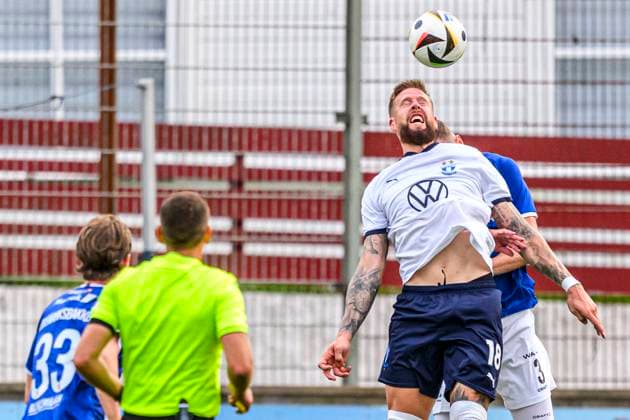240730 Pontus Jansson of Malmö FF during the UEFA Champions League football match between Klaksvik and Malmö FF on July 30, 2024 in Klaksvik. Photo: Mathilda Ahlberg BILDBYRAN kod MA MA0693 fotboll football soccer fotball champions league klaksvik malmö ff bbeng Qualifiers kval Copyright: MATHILDAxAHLBERG BB240730MA080