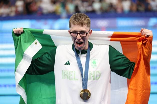 Bilder des Jahres 2024, Sport 08 August Sport Bilder des Tages (240730) -- PARIS, July 30, 2024 -- Gold medalist Daniel Wiffen of Ireland poses for photos after the victory ceremony for men s 800m freestyle of swimming at the Paris 2024 Olympic Games, Olympische Spiele, Olympia, OS in Paris, France, on July 30, 2024. ) (PARIS2024) FRANCE-PARIS-OLY-SWIMMING LuoxYuan 