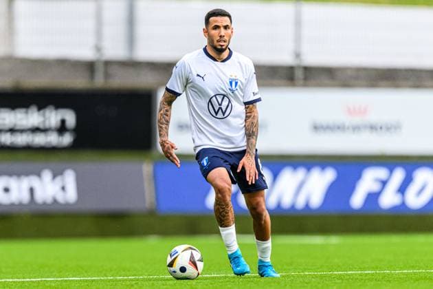 240730 Sergio Pena Flores of Malmö FF during the UEFA Champions League football match between Klaksvik and Malmö FF on July 30, 2024 in Klaksvik. Photo: Mathilda Ahlberg BILDBYRAN kod MA MA0693 fotboll football soccer fotball champions league klaksvik malmö ff bbeng Qualifiers kval Copyright: MATHILDAxAHLBERG BB240730MA087