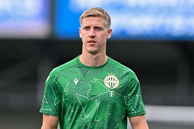 UEFA Champions League - Second Qualifying Round The New Saints v Ferencvaros Mats Knoester of Ferencvaros warms up ahead of the UEFA Champions League Second Qualifying Round match The New Saints vs Ferencvaros at Park Hall Stadium, Oswestry, United Kingdom, 30th July 2024 (Photo by Cody Froggatt News Images) Oswestry Park Hall Stadium Shropshire United Kingdom Copyright: xCodyxFroggatt NewsxImagesx