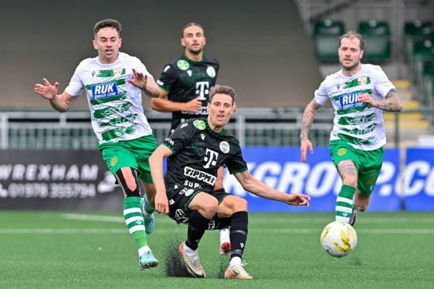 UEFA Champions League - Second Qualifying Round The New Saints v Ferencvaros Kristoffer Zachariassen of Ferencvaros passes the ball during the UEFA Champions League Second Qualifying Round match The New Saints vs Ferencvaros at Park Hall Stadium, Oswestry, United Kingdom, 30th July 2024 (Photo by Cody Froggatt News Images) Oswestry Park Hall Stadium Shropshire United Kingdom Copyright: xCodyxFroggatt NewsxImagesx