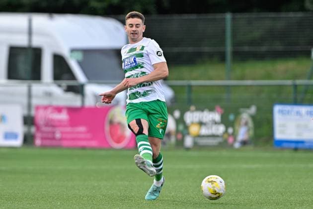 UEFA Champions League - Second Qualifying Round The New Saints v Ferencvaros Danny Davies of The New Saints passes the ball during the UEFA Champions League Second Qualifying Round match The New Saints vs Ferencvaros at Park Hall Stadium, Oswestry, United Kingdom, 30th July 2024 (Photo by Cody Froggatt News Images) Oswestry Park Hall Stadium Shropshire United Kingdom Copyright: xCodyxFroggatt NewsxImagesx