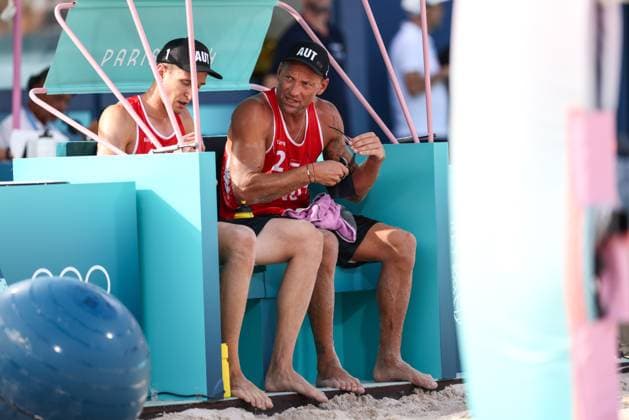 OLYMPICS - Olympic Summer Games 2024 PARIS,FRANCE,31.JUL.24 - OLYMPICS, Beach volleyball, Beachvolleyball - Olympic Summer Games Paris 2024, preliminary phase, men. Image shows Julian Hoerl and Alexander Horst (AUT).  GEPAxpictures xArminxRauthner