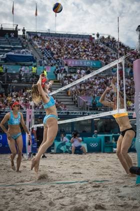 Olympische Spiele Beach volleyball, Beachvolleyball ; Paris 31.07.2024 Nina Bruner of Switzerland in action in the beach volleyball preliminary phase game: Switzerland (Hueberli Buner) vs Germany (Ludwig Lippmann) at the Olympic Games, Olympische Spiele, Olympia, OS Paris 31.07.2024. Copyright: xBEAUTIFULxSPORTS OlafxRellischx