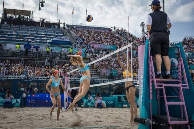 Olympische Spiele Beach volleyball, Beachvolleyball ; Paris 31.07.2024 Nina Bruner of Switzerland in action in the beach volleyball preliminary phase game: Switzerland (Hueberli Buner) vs Germany (Ludwig Lippmann) at the Olympic Games, Olympische Spiele, Olympia, OS Paris 31.07.2024. Copyright: xBEAUTIFULxSPORTS OlafxRellischx