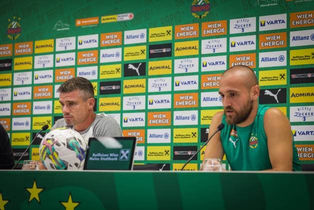 SOCCER - UEFA EL, Rapid vs Krakow VIENNA,AUSTRIA,31.JUL.24 - SOCCER - UEFA Europa League, qualification, SK Rapid Wien vs Wisla Krakow, preview, press conference, PK, Pressekonferenz Rapid. Image shows head coach Robert Klauss and Lukas Grgic (Rapid).  GEPAxpictures xDavidxBitzan