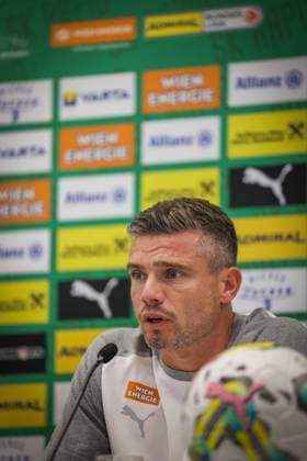 SOCCER - UEFA EL, Rapid vs Krakow VIENNA,AUSTRIA,31.JUL.24 - SOCCER - UEFA Europa League, qualification, SK Rapid Wien vs Wisla Krakow, preview, press conference, PK, Pressekonferenz Rapid. Image shows head coach Robert Klauss (Rapid).  GEPAxpictures xDavidxBitzan