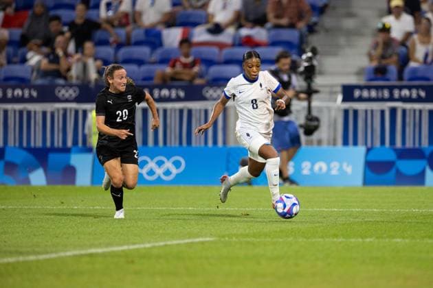 Lyon, France, July 31th 2024: Grace Geyoro (8 France) controls the ball during the Olympic Games, Olympische Spiele, Olympia, OS Paris 2024 Women Group A football match between New Zealand and France at Stade de Lyon in Lyon, France. (Ane Frosaker SPP) Copyright: xAnexFrosakerx xSPPx spp-en-AnFrSp-_F_23244