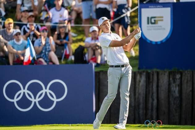 240801 Mattias Schmid of Germany competes in men s individual golf round 1 during day 6 of the Paris 2024 Olympic Games, Olympische Spiele, Olympia, OS on August 1, 2024 in Paris. Photo: Ludvig Thunman BILDBYRAN kod LT LT0653 golf olympic games olympics os ol olympiska spel olympiske leker paris 2024 paris-os paris-ol 6 bbeng germany tyskland Copyright: LUDVIGxTHUNMAN BB240801LT003
