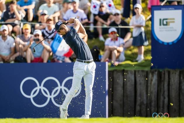 240801 Joaquin Niemann of Chile competes in men s individual golf round 1 during day 6 of the Paris 2024 Olympic Games, Olympische Spiele, Olympia, OS on August 1, 2024 in Paris. Photo: Ludvig Thunman BILDBYRAN kod LT LT0653 golf olympic games olympics os ol olympiska spel olympiske leker paris 2024 paris-os paris-ol 6 bbeng chile Copyright: LUDVIGxTHUNMAN BB240801LT015
