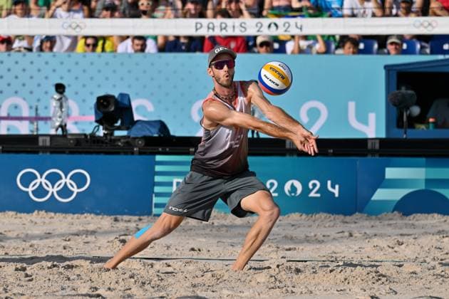 Olympische Spiele Beach volleyball, Beachvolleyball ; Paris 01.08.2024 Vorrunde, Herren, GER_AUS, Clemens Wickler (2, GER), Copyright: xBEAUTIFULxSPORTS TomxBlochx