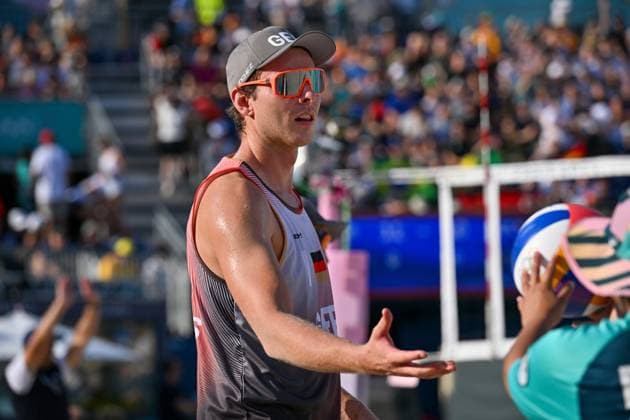 Olympische Spiele Beach volleyball, Beachvolleyball ; Paris 01.08.2024 Vorrunde, Herren, GER_AUS, Nils Ehlers (1, GER), Copyright: xBEAUTIFULxSPORTS TomxBlochx