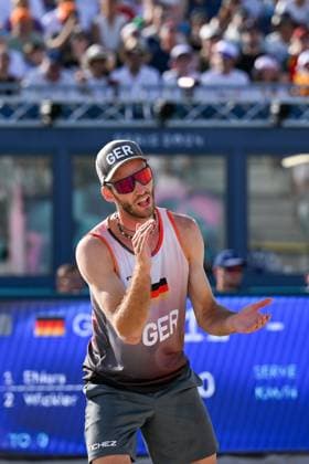 Olympische Spiele Beach volleyball, Beachvolleyball ; Paris 01.08.2024 Vorrunde, Herren, GER_AUS, Clemens Wickler (2, GER), Copyright: xBEAUTIFULxSPORTS TomxBlochx