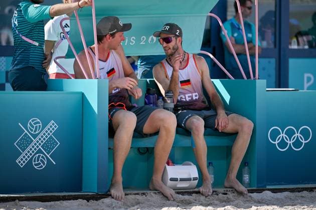 Olympische Spiele Beach volleyball, Beachvolleyball ; Paris 01.08.2024 Vorrunde, Herren, GER_AUS, Nils Ehlers (1, GER), Clemens Wickler (2, GER), Copyright: xBEAUTIFULxSPORTS TomxBlochx