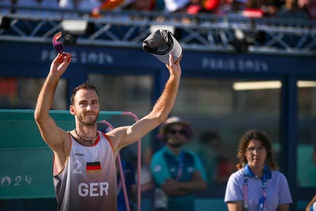Olympische Spiele Beach volleyball, Beachvolleyball ; Paris 01.08.2024 Vorrunde, Herren, GER_AUS, Clemens Wickler (2, GER), Copyright: xBEAUTIFULxSPORTS TomxBlochx