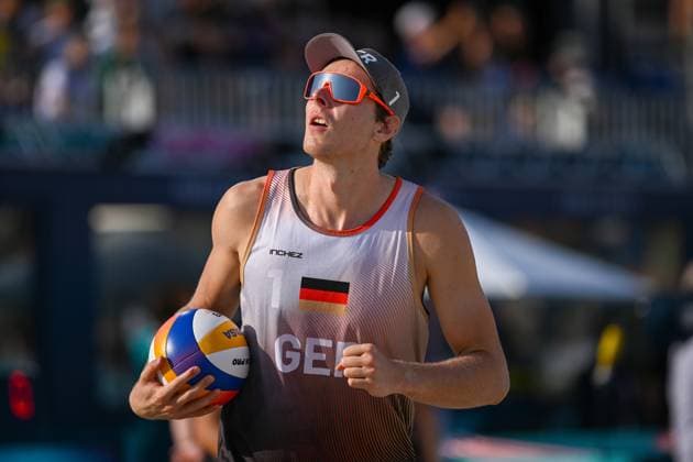 Olympische Spiele Beach volleyball, Beachvolleyball ; Paris 01.08.2024 Vorrunde, Herren, GER_AUS, Nils Ehlers (1, GER), Copyright: xBEAUTIFULxSPORTS TomxBlochx