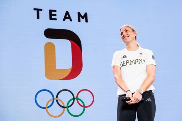 FRA, Paris, Olympischen Spiele Paris 2024, (31.07.2024, Empfang der Medaillengewinner und Ehrung, Deutsches Haus Stade Jean Bouin) Angelique Kerber (Deutschland) wird im Deutschen Haus empfangen und nach dem Aus im Viertelfinale, Karriereende für ihre Karriere gefeiert Copyright: HMBxMedia SteffiexWunderl