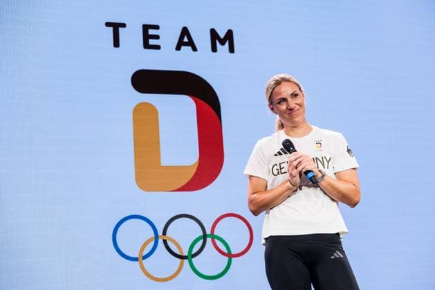 FRA, Paris, Olympischen Spiele Paris 2024, (31.07.2024, Empfang der Medaillengewinner und Ehrung, Deutsches Haus Stade Jean Bouin) Angelique Kerber (Deutschland) wird im Deutschen Haus empfangen und nach dem Aus im Viertelfinale, Karriereende für ihre Karriere gefeiert Copyright: HMBxMedia SteffiexWunderl