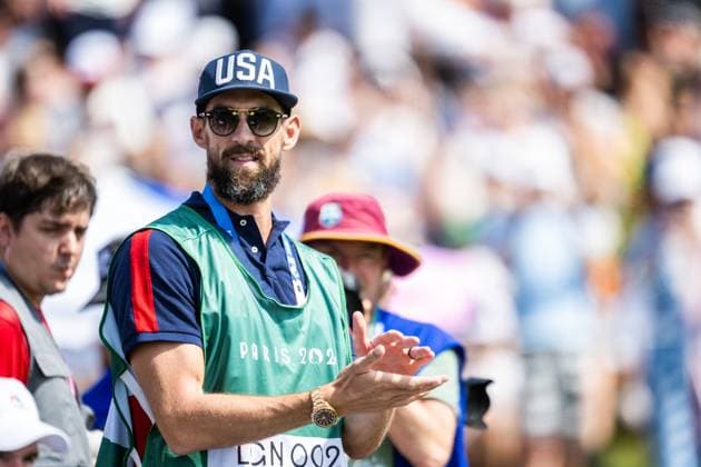 240801 Former swimmer Michael Phelps at men s individual golf round 1 during day 6 of the Paris 2024 Olympic Games, Olympische Spiele, Olympia, OS on August 1, 2024 in Paris. Photo: Ludvig Thunman BILDBYRAN kod LT LT0653 golf olympic games olympics os ol olympiska spel olympiske leker paris 2024 paris-os paris-ol 6 bbeng Copyright: LUDVIGxTHUNMAN BB240801LT070