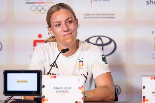 Tennisspielerin Angelique KERBER (GER) im Pressegespraech, spricht ueber das Ende ihrer Karriere als Profi Tennisspielerin, aufmerksam; Pressekonferenz im Deutschen Haus, am 01.08.2024, Olympische Spiele Paris 2024 Frankreich; Â