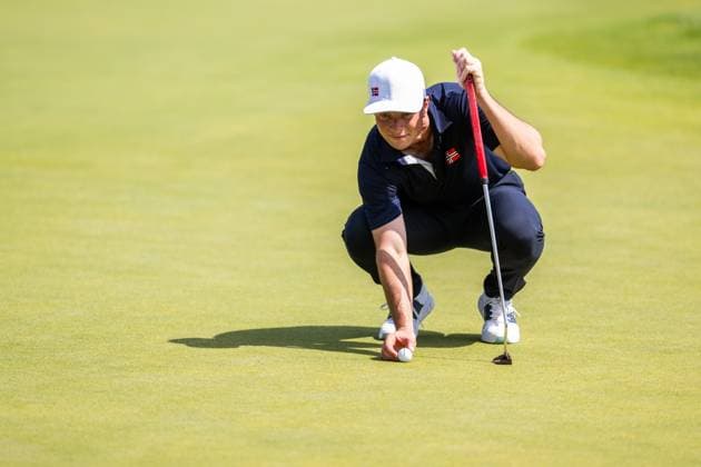 240801 Viktor Hovland of Norway competes in men s individual golf round 1 during day 6 of the Paris 2024 Olympic Games, Olympische Spiele, Olympia, OS on August 1, 2024 in Paris. Photo: Ludvig Thunman BILDBYRAN kod LT LT0653 golf olympic games olympics os ol olympiska spel olympiske leker paris 2024 paris-os paris-ol 6 bbeng norge norway Copyright: LUDVIGxTHUNMAN BB240801LT085